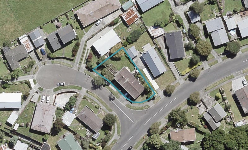 2 Utah Grove, Totara Park, Upper Hutt - Carousel 1