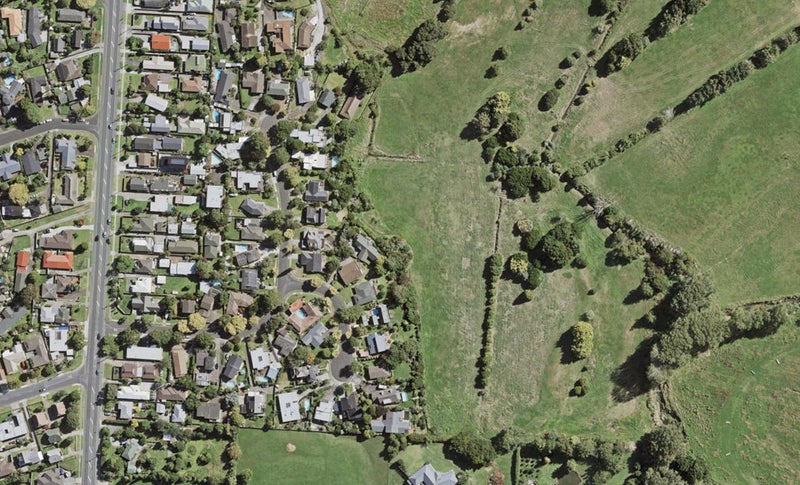 169 Otuwairoa Esplanade, Ōpaheke, Papakura - Carousel 1