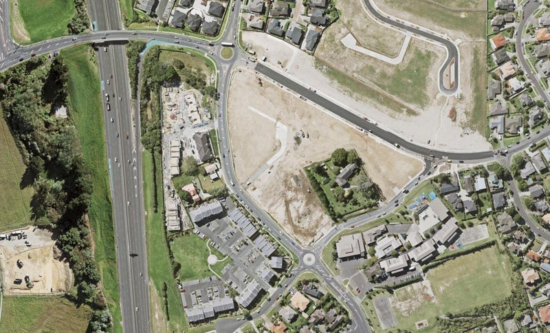 9/55 Spencer Road, Oteha, Auckland - Carousel 1