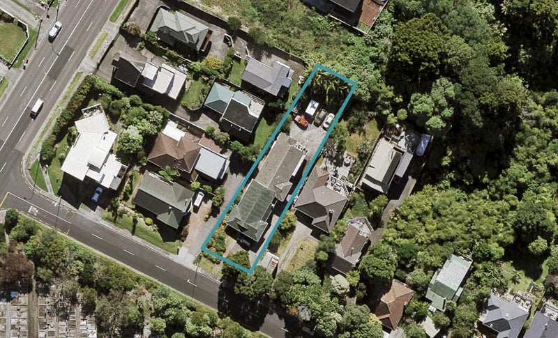 2/4 Goodall Street, Hillsborough, Auckland - Carousel 1