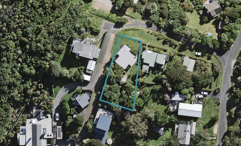 3 McIntosh Road, Oneroa, Waiheke Island - Carousel 1