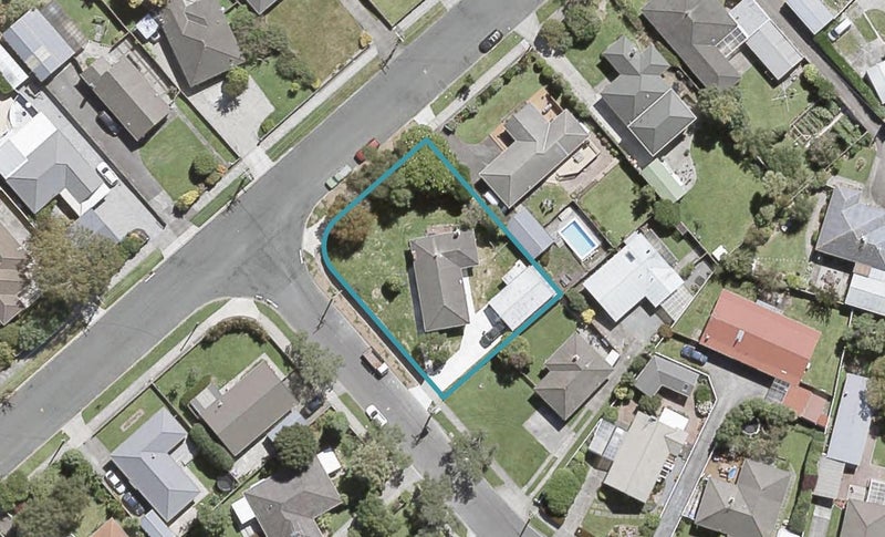 2 Tennyson Street, Trentham, Upper Hutt - Carousel 1