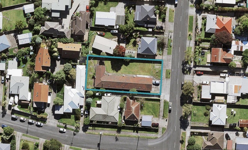 2/25 Arran Street, Avondale, Auckland - Carousel 1