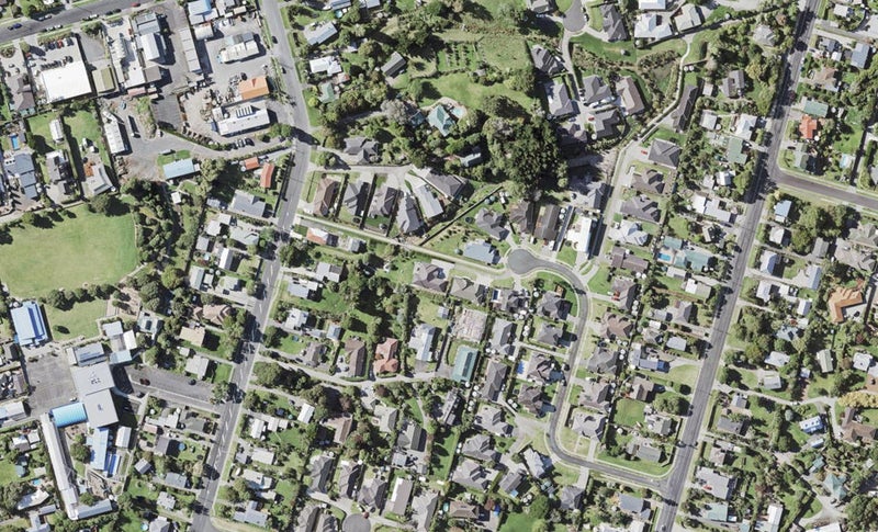 32 Pony Park Place, Beachlands, Auckland - Carousel 1