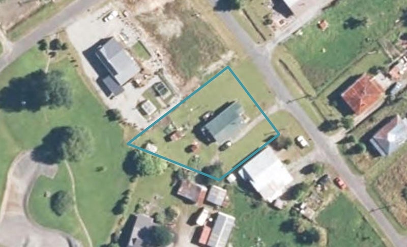 18 Clifford Street, Blackball, Greymouth - Carousel 1