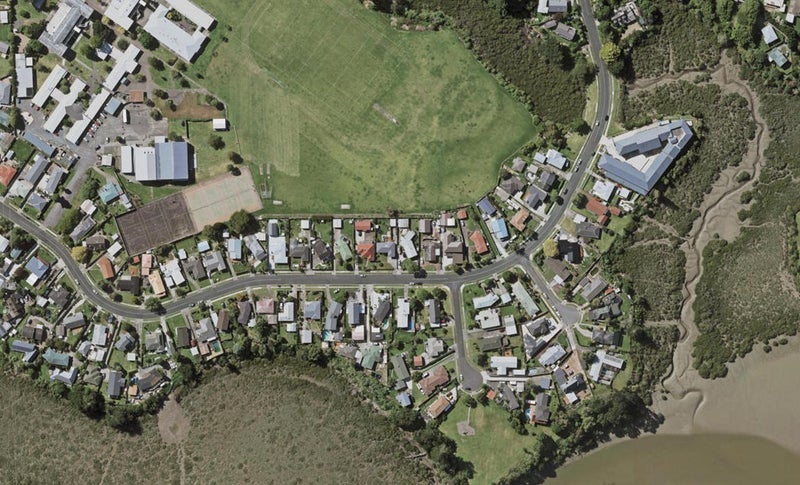 10 Purakau Lane, Pakuranga, Auckland - Carousel 1