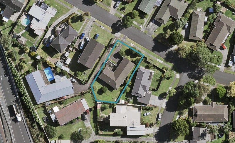 22 Barnhill Crescent, Pahurehure, Papakura - Carousel 1