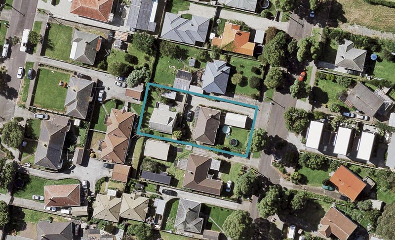 17A Waddell Avenue, Point England, Auckland - Carousel 1