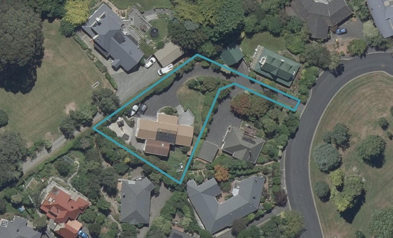 29 Garden Place, Glenleith, Dunedin - Carousel 1