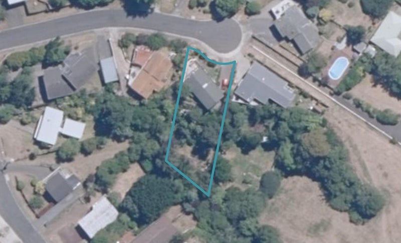 9 Bernard Street, Two Mile Bay, Taupo - Carousel 1