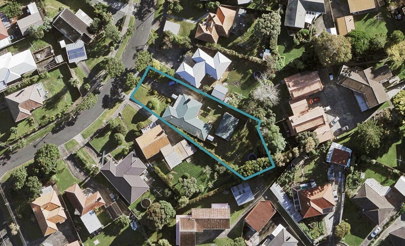 22 Netherton Street, New Windsor, Auckland - Carousel 1