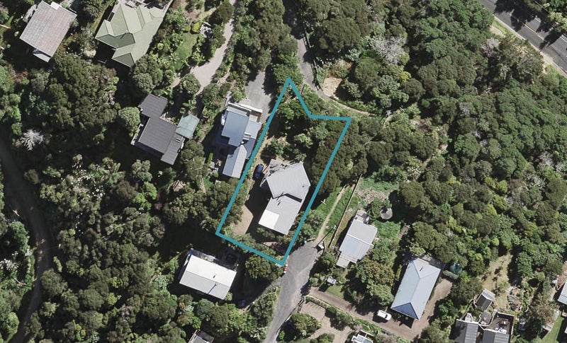37 Tawa Street, Oneroa, Waiheke Island - Carousel 1