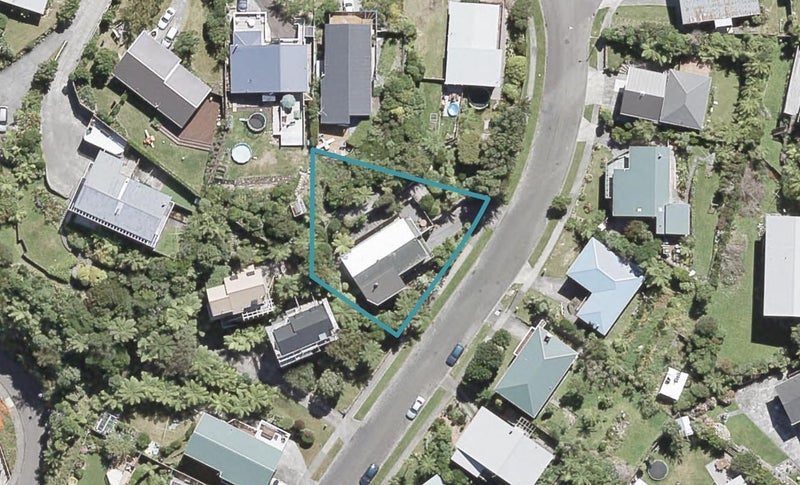 9 Wattle Grove, Maungaraki, Lower Hutt - Carousel 1