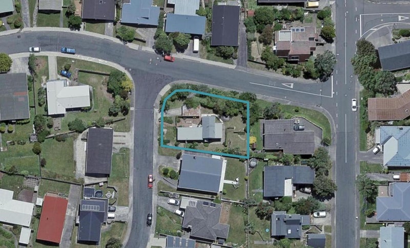 1 Rice Crescent, Newlands, Wellington - Carousel 1