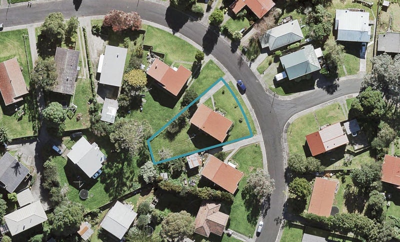 34 Lysander Crescent, Beach Haven, Auckland - Carousel 1
