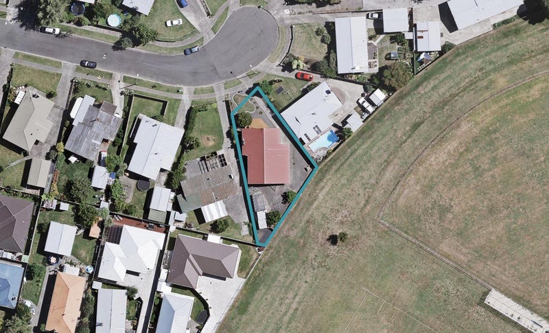 32 Frickleton Street, Taradale, Napier - Carousel 1