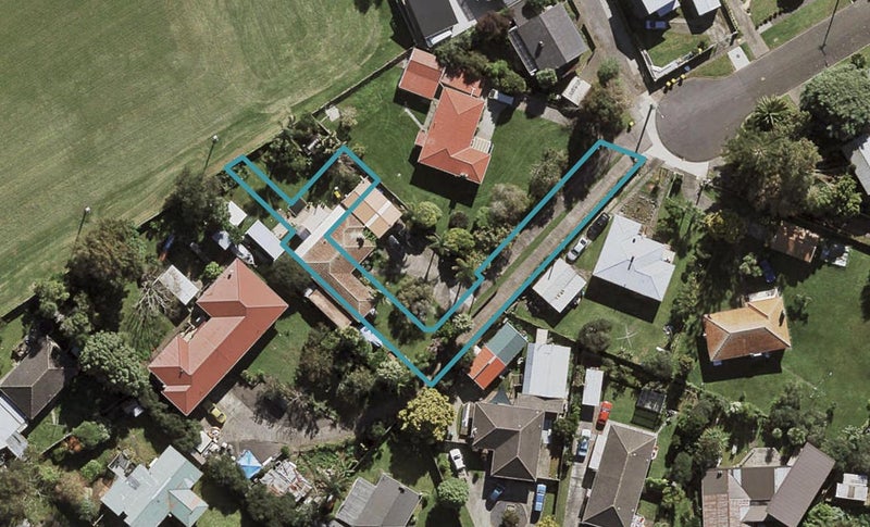 10D Thompson Street, Mangere East, Auckland - Carousel 1