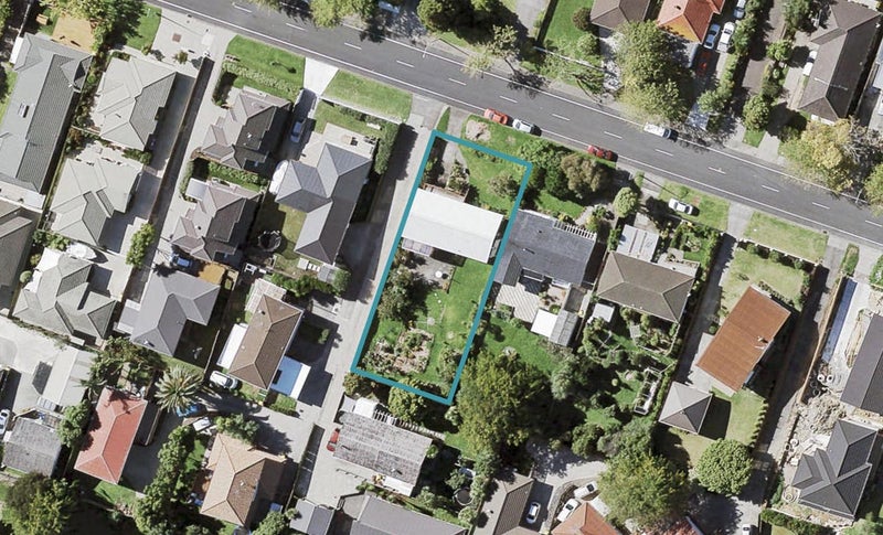 42 Rodney Street, Howick, Auckland - Carousel 1