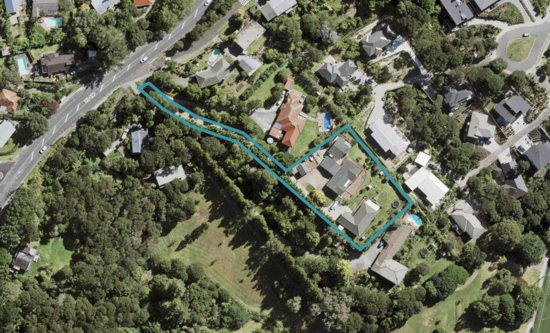 22 Ava Avenue, Titirangi, Auckland - Carousel 1
