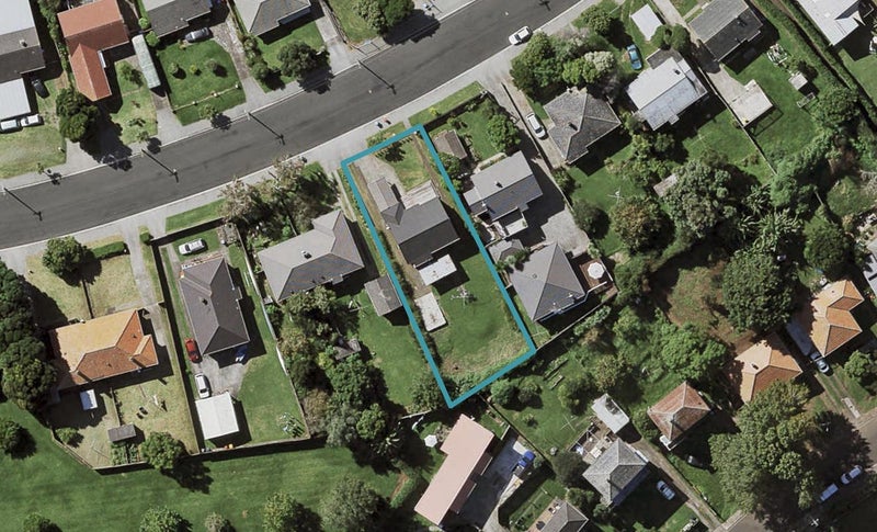 2/16 Court Crescent, Panmure, Auckland - Carousel 1