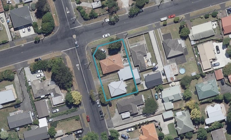 108 Cook Street, Hamilton East, Hamilton - Carousel 1