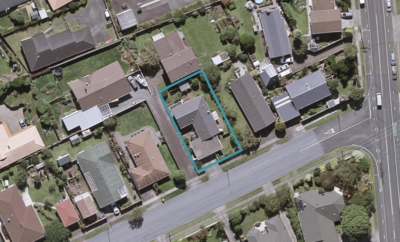 6 Karina Road, Merrilands, New Plymouth - Carousel 1