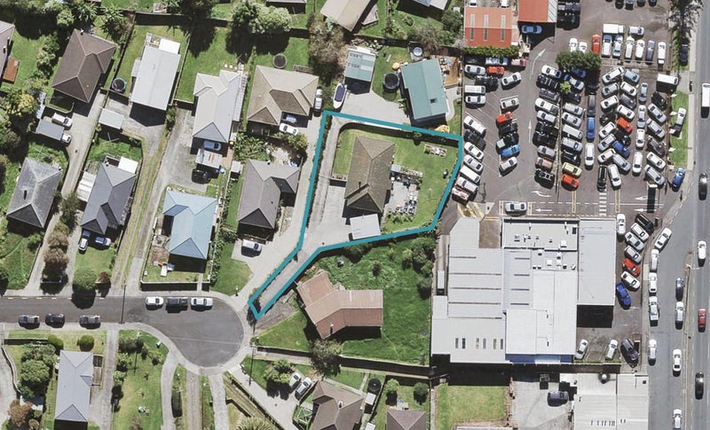 12 Valdale Road, Henderson, Auckland - Carousel 1