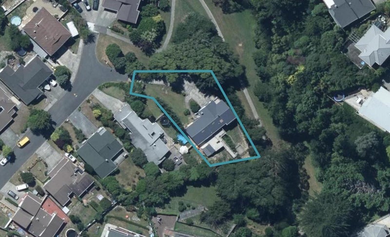 12 Picketboat Lane, Whitby, Porirua - Carousel 1