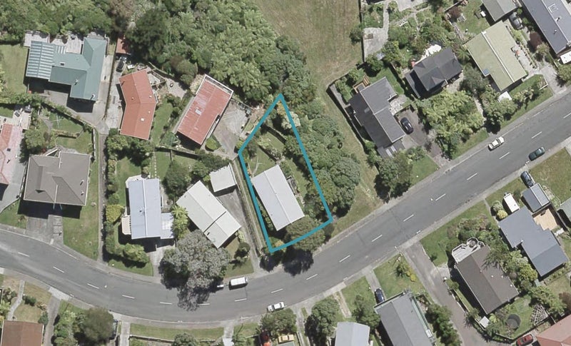 14 Redvers Drive, Belmont, Lower Hutt - Carousel 1