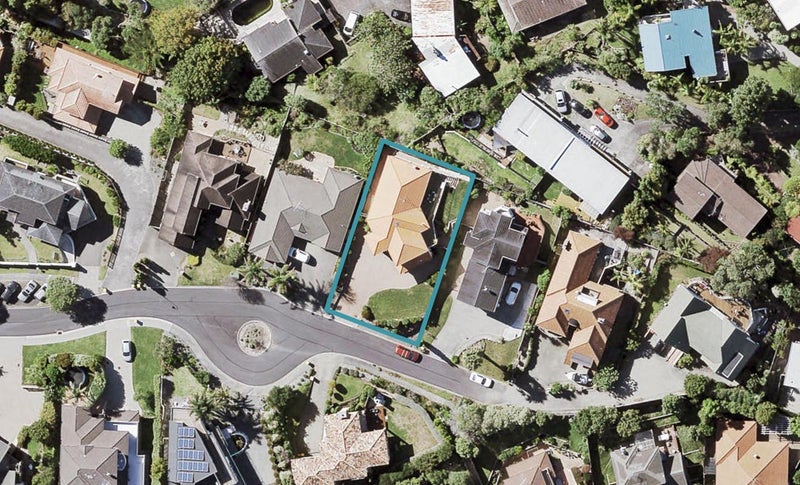 26 St Clair Place, Browns Bay, Auckland - Carousel 1