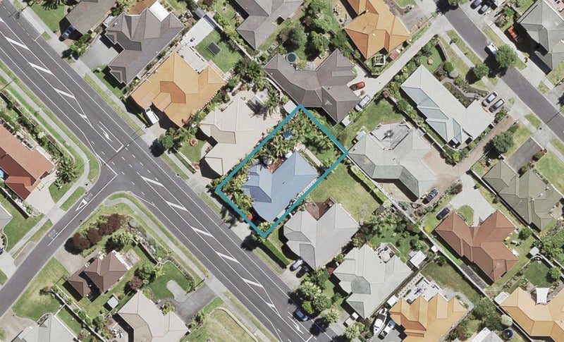 21 Summerland Drive, Henderson, Auckland - Carousel 1