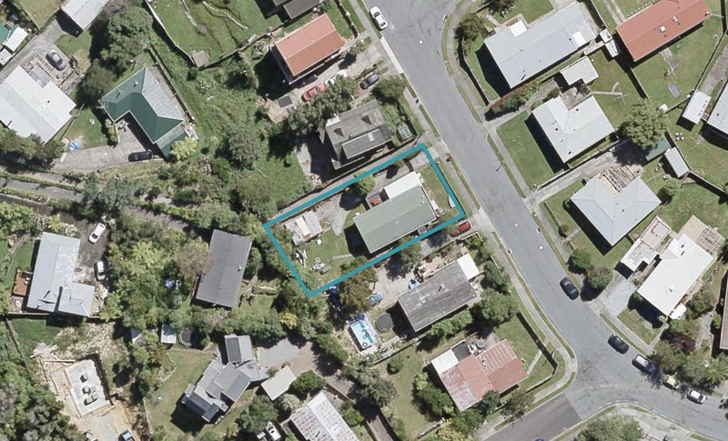 13 Aniseed Grove, Timberlea, Upper Hutt - Carousel 1