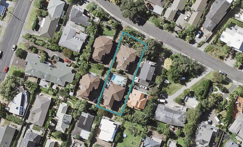 1/28 Prospect Terrace, Milford, Auckland - Carousel 1