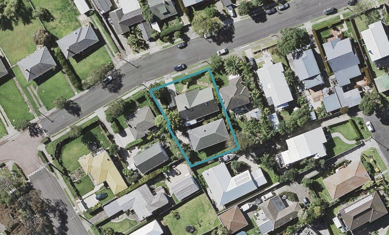 1/33 Egremont Street, Belmont, Auckland - Carousel 1