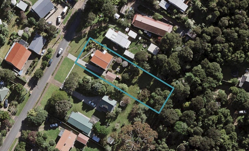 33 Whakarite Road, Ostend, Waiheke Island - Carousel 1
