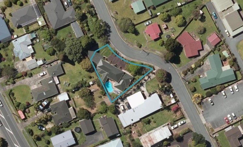 1A Lincoln Place, Kamo, Whangarei - Carousel 1