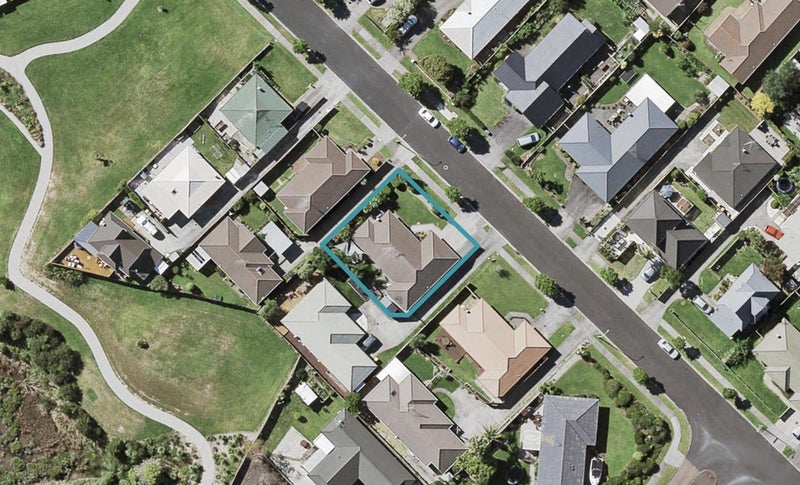 62A Frank Nobilo Drive, Golflands, Auckland - Carousel 1