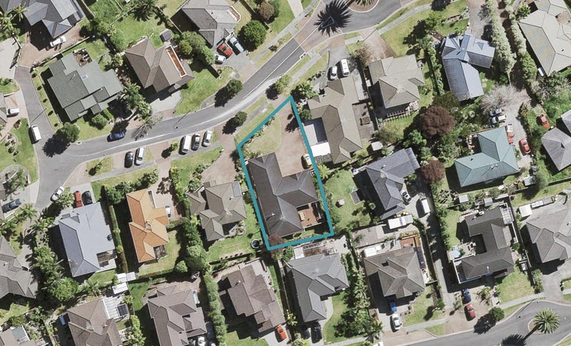 2 San Angelo Court, Henderson, Auckland - Carousel 1