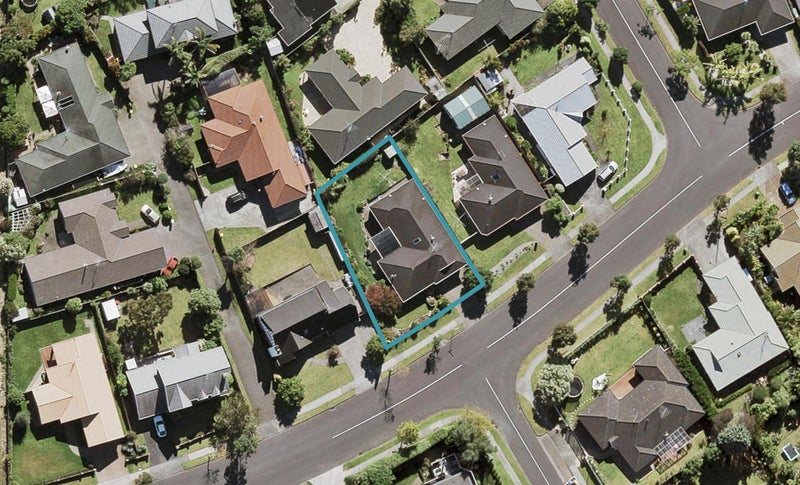 17 Picasso Drive, West Harbour, Auckland - Carousel 1