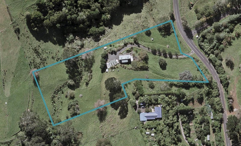 126 Veale Road, Ridgewood, New Plymouth - Carousel 1