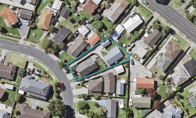2/10 Cranberry Place, Bucklands Beach, Auckland - Carousel 1