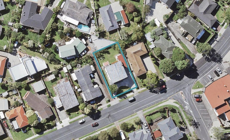 49 Priestley Drive, Bucklands Beach, Auckland - Carousel 1