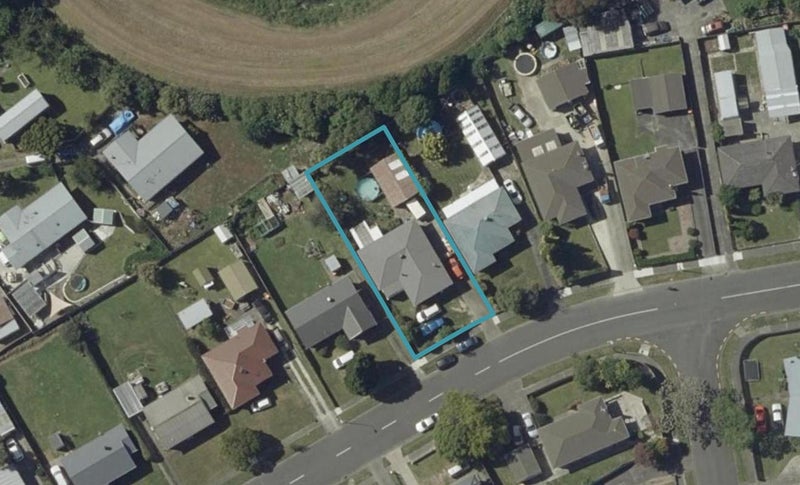11 Pembroke Street, Highbury, Palmerston North - Carousel 1