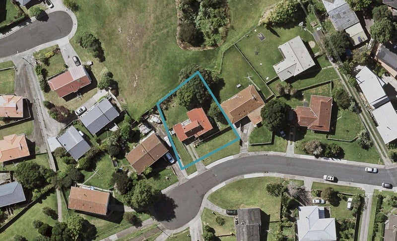 19 Tawavale Crescent, Totara Vale, Auckland - Carousel 1
