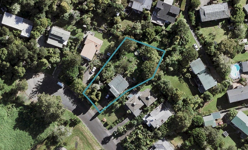 20 Ragley Street, Titirangi, Auckland - Carousel 1