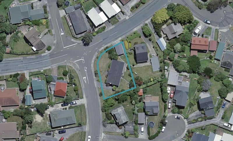 1 Cambrian Street, Churton Park, Wellington - Carousel 1