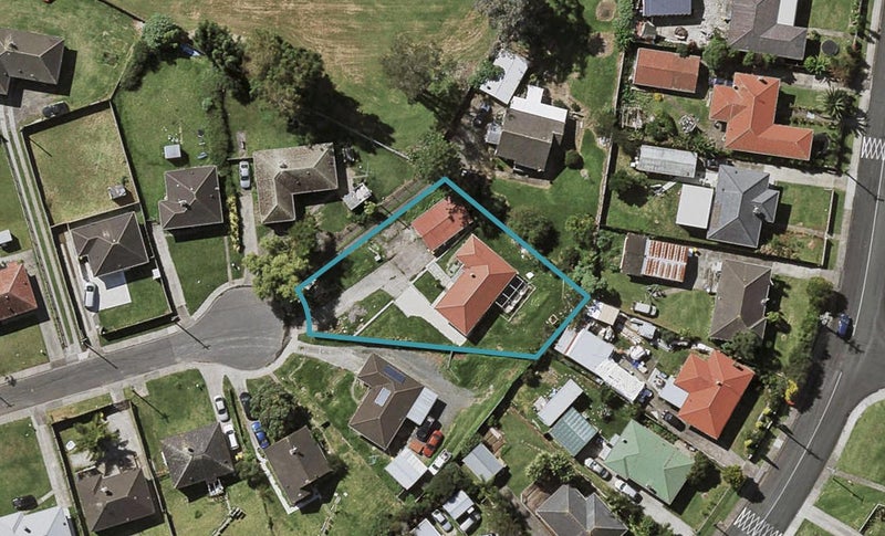 13 Gubb Place, Otara, Auckland - Carousel 1