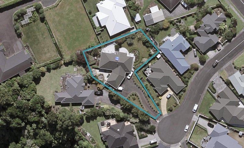 6A Royal Heights, Glen Avon, New Plymouth - Carousel 1