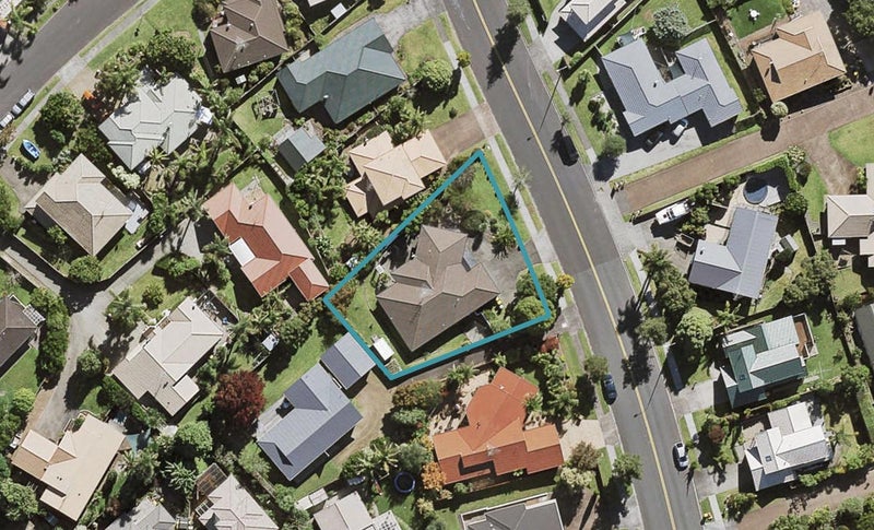44 Unsworth Drive, Unsworth Heights, Auckland - Carousel 1