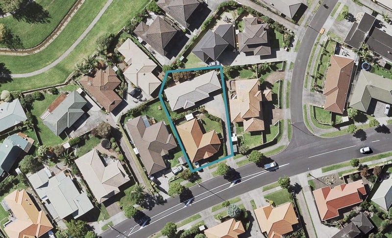 2/45 Millhouse Drive, Northpark, Auckland - Carousel 1